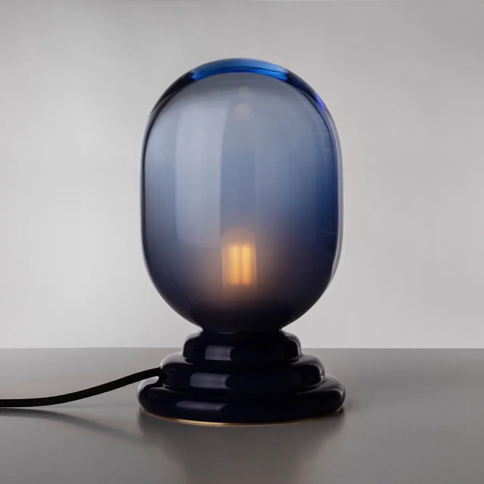 04 dechem tropos table lamp f kristina hrabetova 1